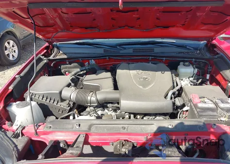 2022 Toyota Tacoma Trd Off Road z USA, uszkodzony, nr VIN 3TMCZ5AN8NM482764